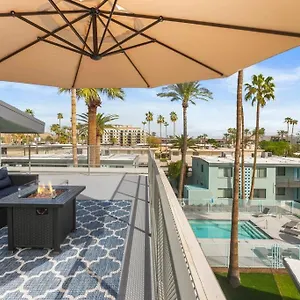 micro-studio-with-balcony-pool-view-walk-to-ot.scottsdalehotels.org/