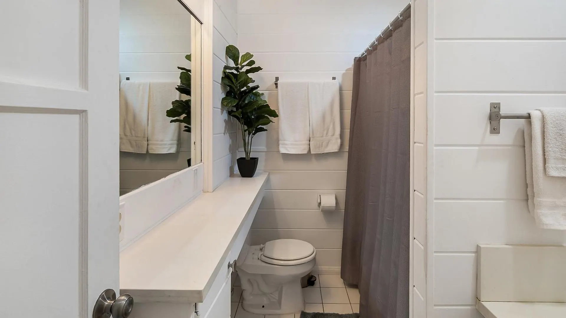 Quaint 1Bd 1Ba Bungalow Лос-Анджелес 0*,  США
